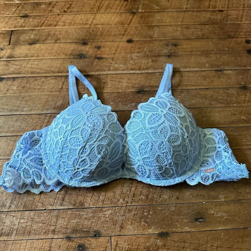 Victoria’s Secret date super plush blue lace 34A bra